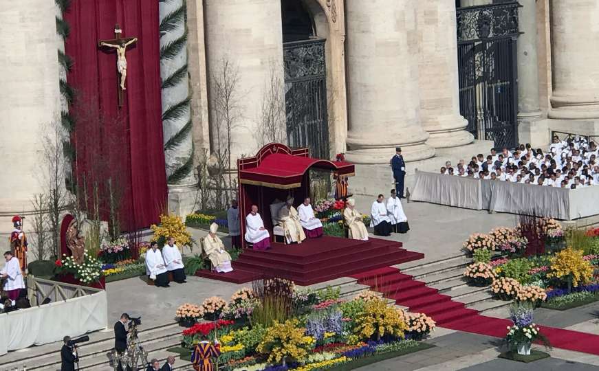 Vatikan: Papa Franjo u uskršnjoj poruci pozvao na mir i solidarnost